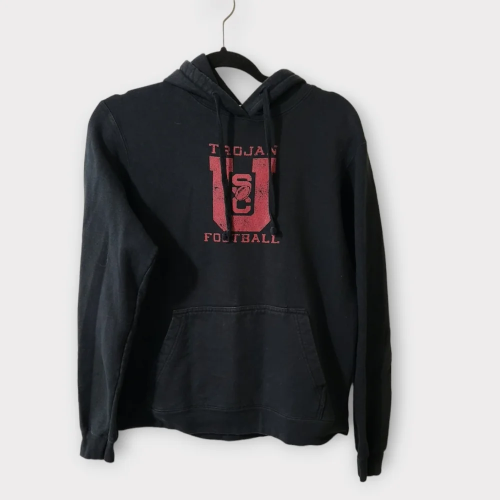 USC Trojans Vintage Football Logo Black Officially Licensed Pullover Hoodie - Picture 2 of 3